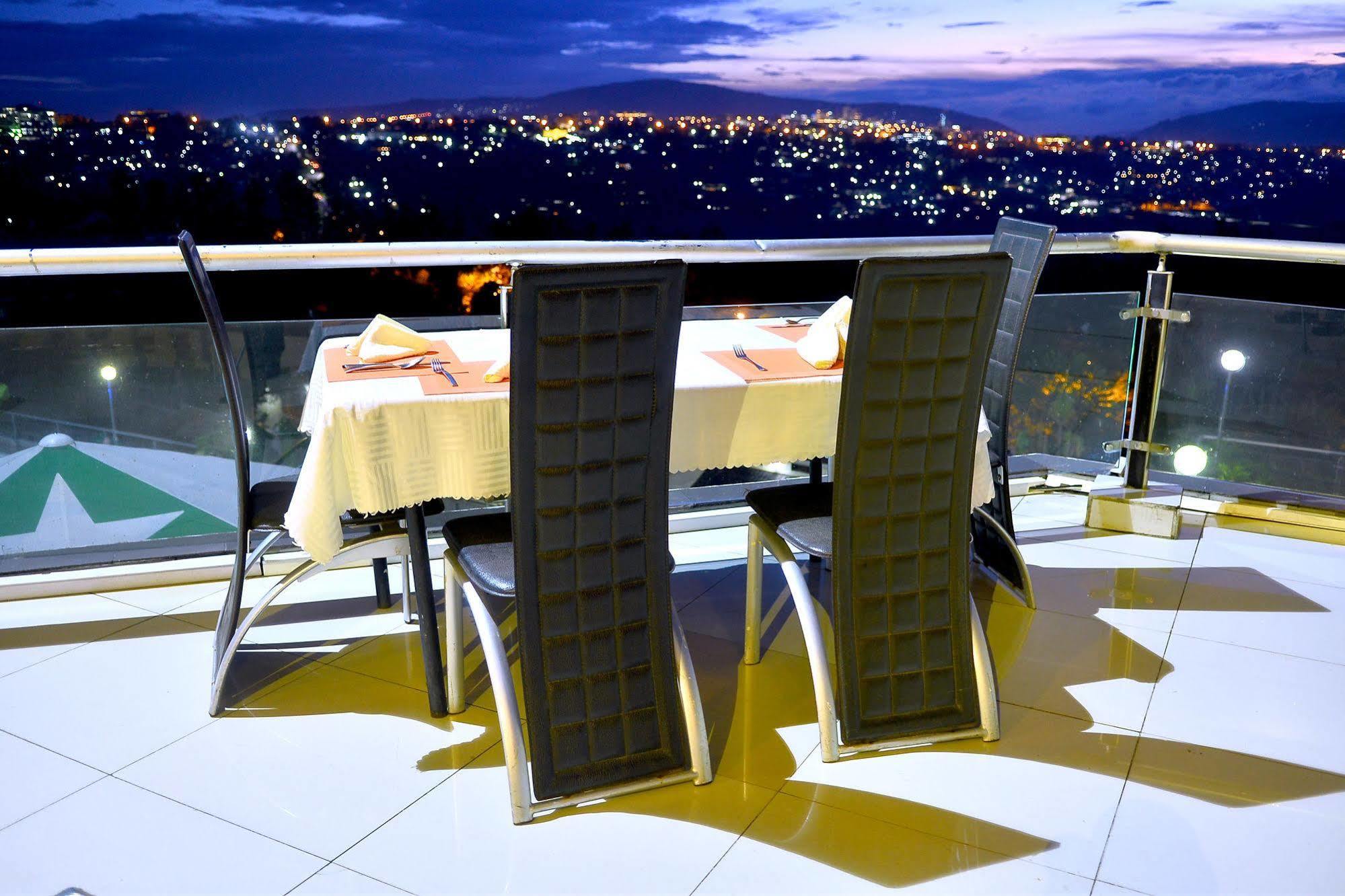 The Manor Hotel Κιγκάλι Εξωτερικό φωτογραφία