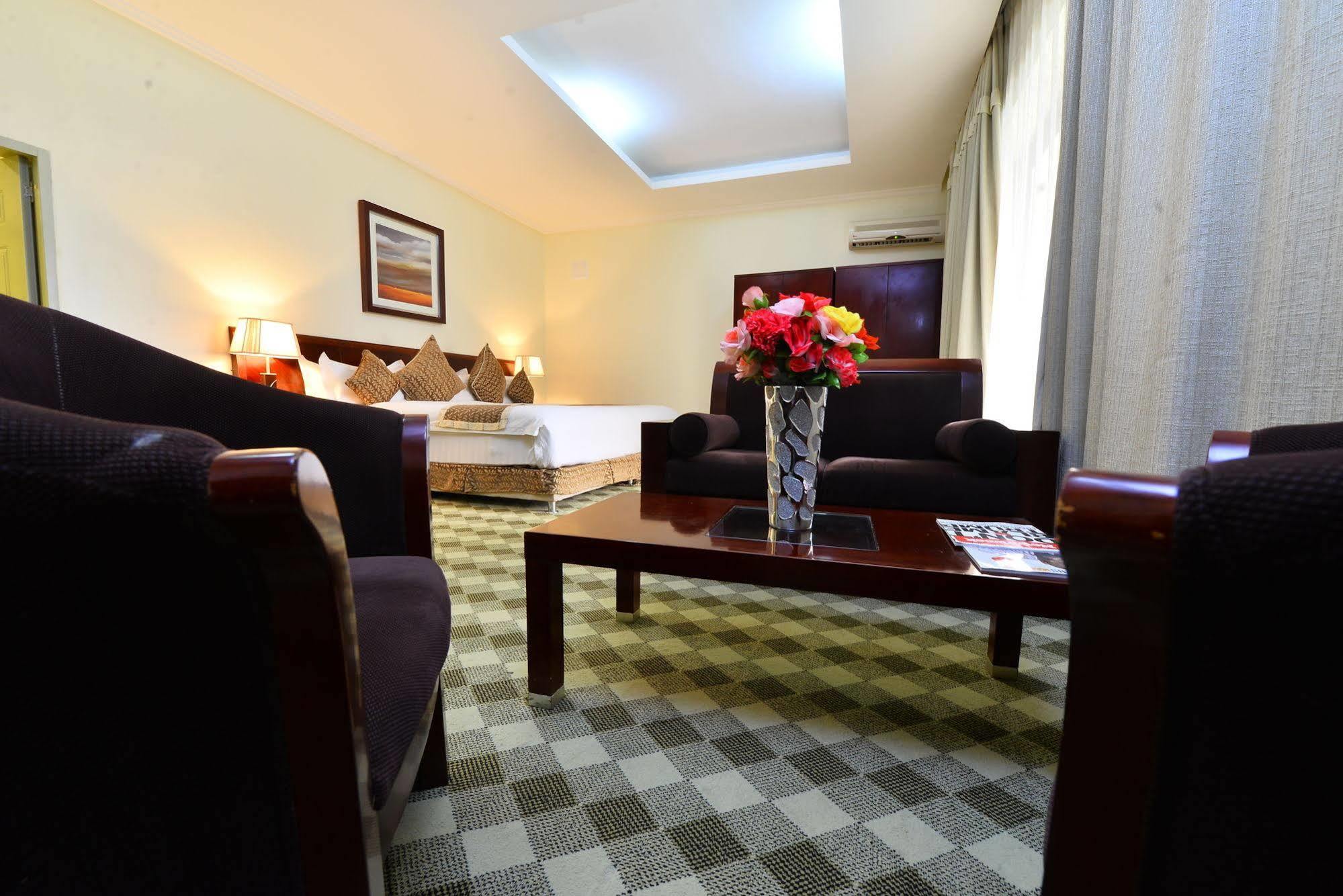 The Manor Hotel Κιγκάλι Εξωτερικό φωτογραφία